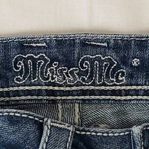 Miss Me Womens Capri Jeans Blue Stretch Embroidered Dark Wash Low Rise Denim 26 - Picture 9 of 12